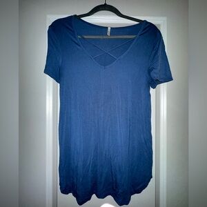 Blue v neck short sleeve shirt - small